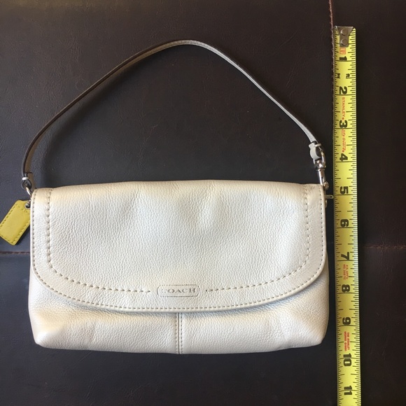 Coach Ivory Wristlet - Picture 5 of 7